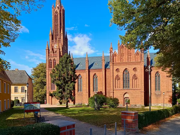 202509300-17 - Klosterkirche in der Inselstadt Malchow, Mecklenburgische Seenplatte, Mecklenburg-Vorpommern, Deutschland