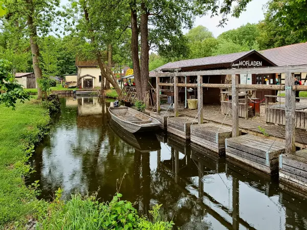 202505170-32 - Köllnitzer Hofladen am Groß Schauener See, Seenland Oder-Spree, Brandenburg, Deutschland