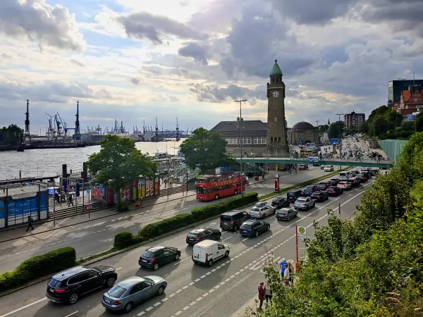 202308231-01 - Landungsbrücken in St. Pauli, Hamburg, Deutschland