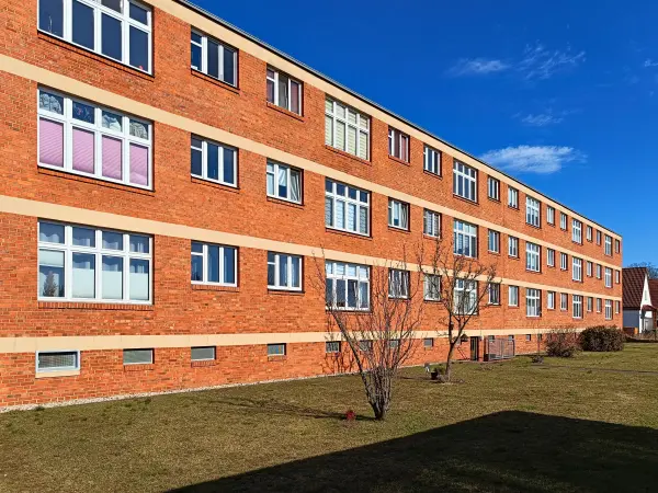 202603030-01 - Laubenganghaus in Dessau-Törten, Anhalt-Dessau-Wittenberg, Sachsen-Anhalt, Deutschland