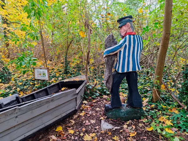 202311020-27 - Märchenwald im Lienaupark in Frankfurt (Oder), Seenland Oder-Spree, Brandenburg, Deutschland