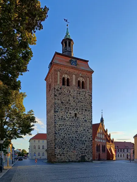202508180-30 - Marktturm und St. Johannis in Luckenwalde, Fläming, Brandenburg, Deutschland