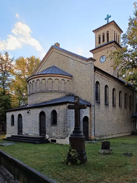 202510030-27 - Martin-Luther-Kirche in Hennigsdorf, Barnimer Land, Brandenburg, Deutschland