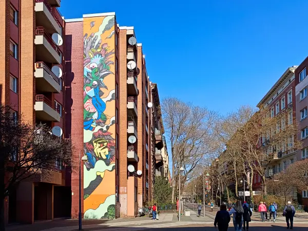 202403080-22 - Mural in Schöneberg, Berlin, Deutschland