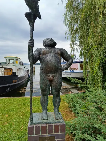 202607040-21 - Neptunskulptur in Bad Saarow, Seenland Oder-Spree, Brandenburg, Deutschland