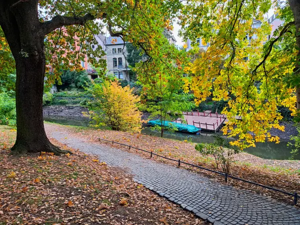 202210040-02 - Oker am Museumpark in Braunschweig, Niedersachsen, Deutschland