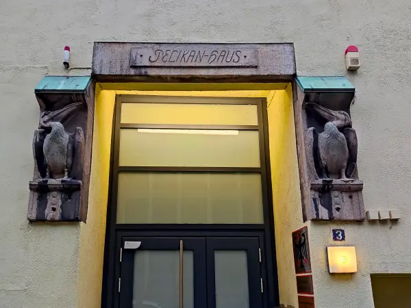 202308231-32 - Pelikanhaus am Nikolaifleet in der Altstadt, Hamburg, Deutschland