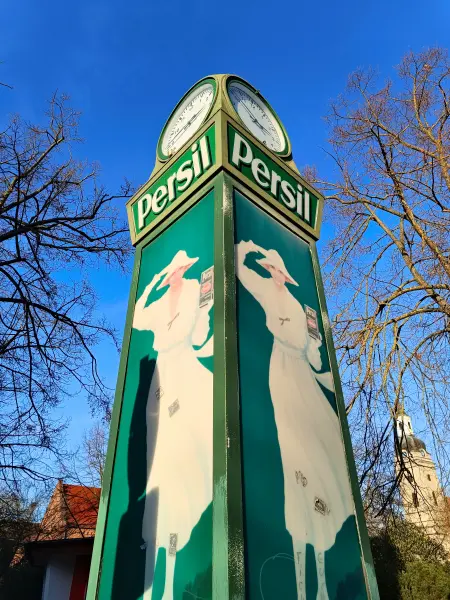 202603120-19 - Persil-Uhr in Genthin, Elbe-Börde-Heide, Sachsen-Anhalt, Deutschland