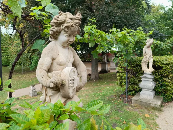 202609050-20 - Putti im Tempelgarten Neuruppin, Ruppiner Seenland, Brandenburg, Deutschland