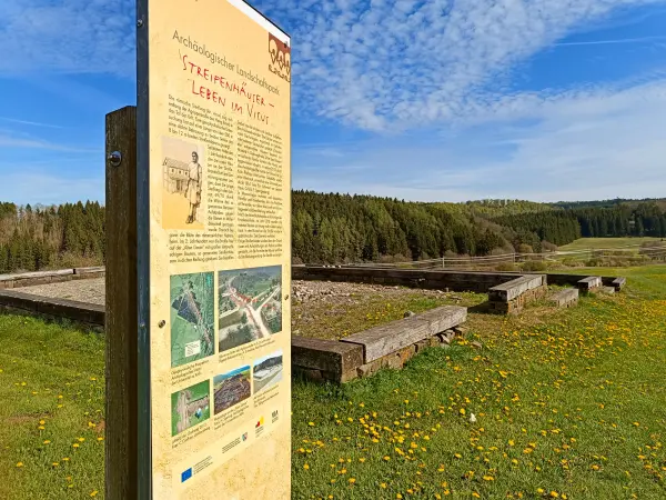 202604270-33 - Römische Streifenhäuser im Archäologischen Landschaftspark bei Nettersheim, Eifel, Nordrhein-Westfalen, Deutschland