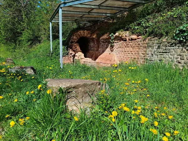 202604220-37 - Römische Wasserleitung bei Breitenbenden, Eifel, Nordrhein-Westfalen, Deutschland