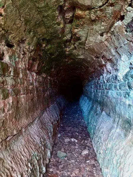 202604220-39 - Römische Wasserleitung bei Breitenbenden, Eifel, Nordrhein-Westfalen, Deutschland