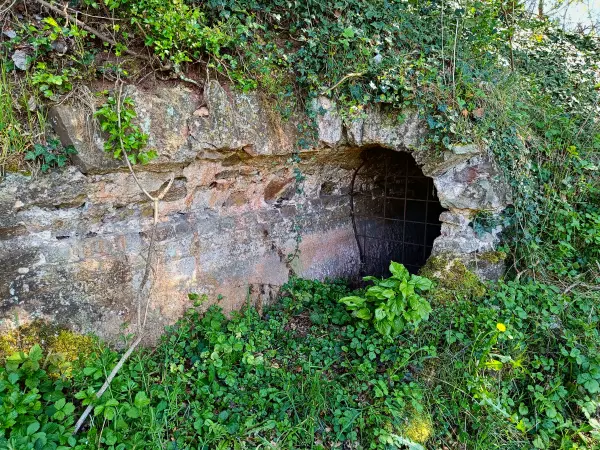 202604220-40 - Römische Wasserleitung bei Breitenbenden, Eifel, Nordrhein-Westfalen, Deutschland
