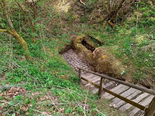 202604270-16 - Römische Wasserleitung bei Nettersheim, Eifel, Nordrhein-Westfalen, Deutschland