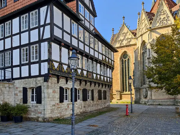 202210040-26 - Rüninger Zollhaus und St. Martini in Braunschweig, Niedersachsen, Deutschland