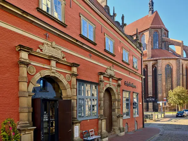 202309060-39 - Schabbelhaus und St. Nikolai in Wismar, Mecklenburgische Ostseeküste, Mecklenburg-Vorpommern, Deutschland