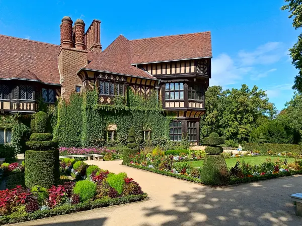 202509130-21 - Schloss Cecilienhof im Neuen Garten, Potsdam, Brandenburg, Deutschland