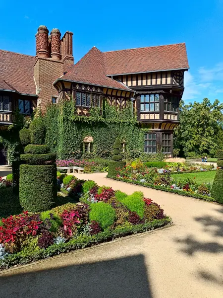 202509130-22 - Schloss Cecilienhof im Neuen Garten, Potsdam, Brandenburg, Deutschland