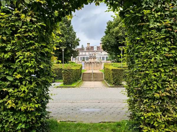 202308150-23 - Schloss in Bad Pyrmont, Weserbergland, Niedersachsen, Deutschland