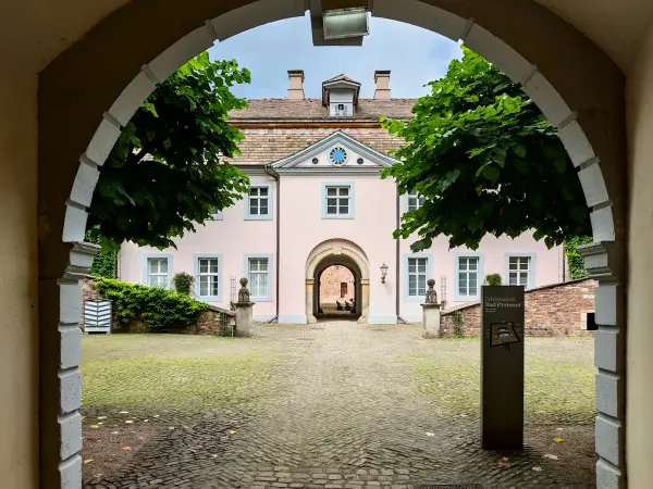 202308150-26 - Schloss in Bad Pyrmont, Weserbergland, Niedersachsen, Deutschland