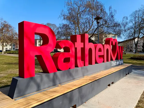 202603230-15 - Schriftzug in Rathenow, Havelland, Brandenburg, Deutschland