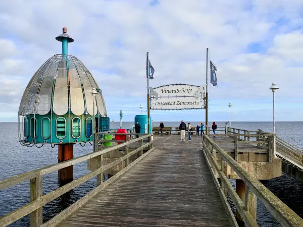 202310170-05 - Seebrücke mit Tauchglocke in Zinnowitz, Usedom, Mecklenburg-Vorpommern, Deutschland