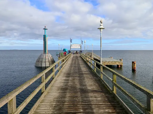 202310170-07 - Seebrücke mit Tauchglocke in Zinnowitz, Usedom, Mecklenburg-Vorpommern, Deutschland
