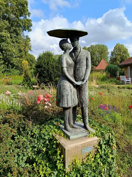 202507150-03 - Skulptur auf der Freundschaftsinsel, Potsdam, Brandenburg, Deutschland