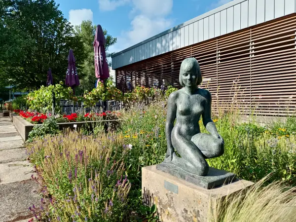 202507150-05 - Skulptur auf der Freundschaftsinsel, Potsdam, Brandenburg, Deutschland