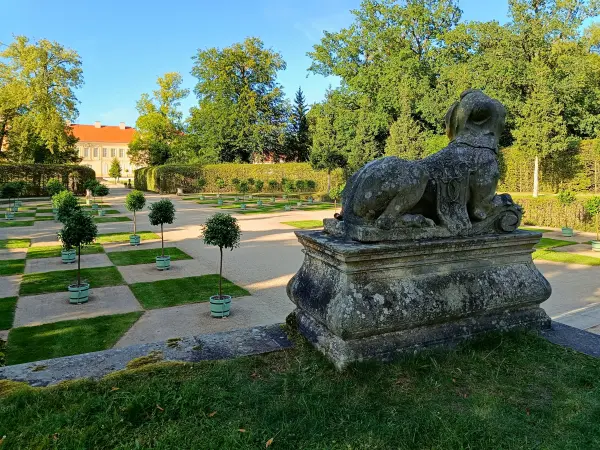 202508110-41 - Sphinx im Schlosspark Rheinsberg, Ruppiner Seenland, Brandenburg, Deutschland