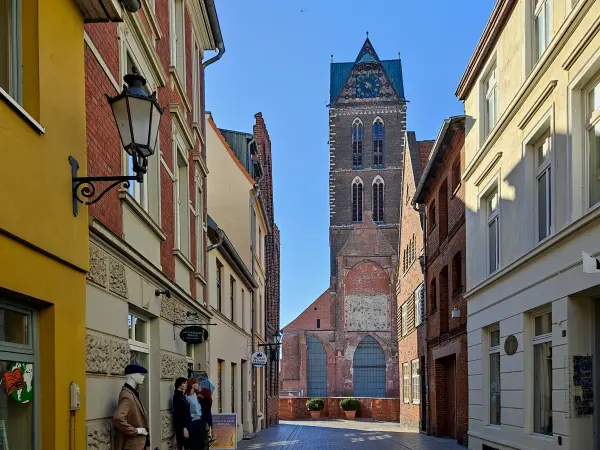 202309060-35 - St.-Marien-Kirchturm in Wismar, Mecklenburgische Ostseeküste, Mecklenburg-Vorpommern, Deutschland