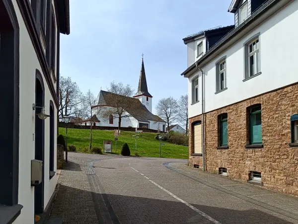 202604270-02 - St. Martin in Nettersheim, Eifel, Nordrhein-Westfalen, Deutschland