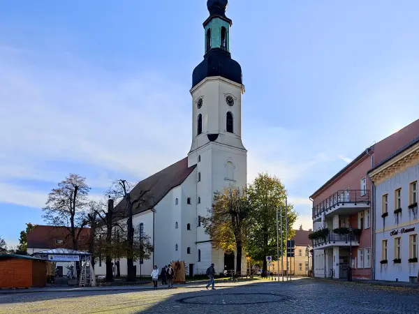 202311040-04 - St.-Nikolai-Kirche in Lübbenau, Spreewald, Brandenburg, Deutschland