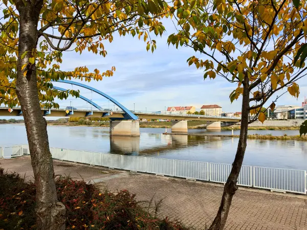 202311020-21 - Stadtbrücke über die Oder in Frankfurt (Oder), Seenland Oder-Spree, Brandenburg, Deutschland