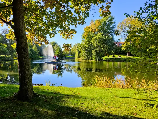 202210040-49 - Stadtgraben in Wolfenbüttel, Niedersachsen, Deutschland