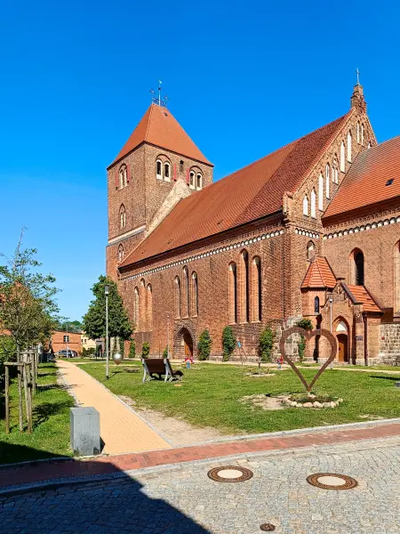 202605230-01 - Stadtkirche Sankt Marien in Plau am See, Mecklenburgische Seenplatte, Mecklenburg-Vorpommern, Deutschland
