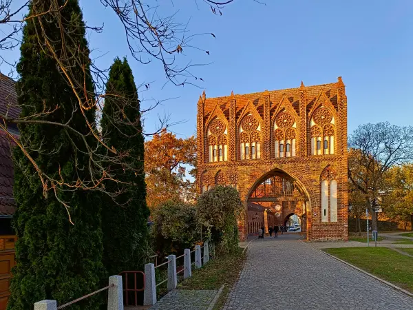 202511071-09 - Stargarder Tor in Neubrandenburg, Mecklenburgische Seenplatte, Mecklenburg-Vorpommern, Deutschland