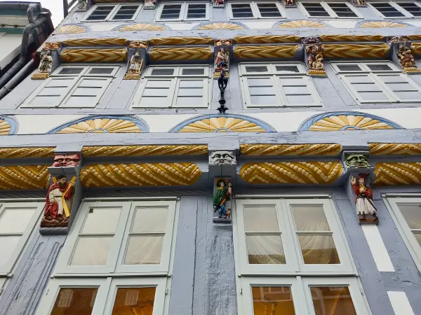 202308151-24 - Stiftsherrenhaus in Hameln, Weserbergland, Niedersachsen, Deutschland