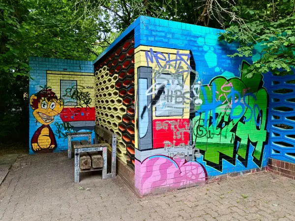 202505140-20 - Street Art in Marienfelde, Berlin, Deutschland