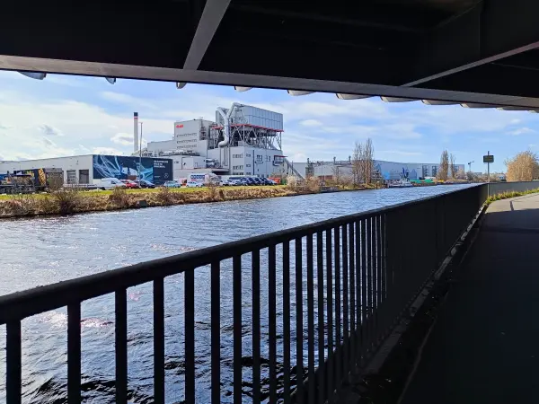 202604040-22 - Teltowkanal in Treptow, Berlin, Deutschland