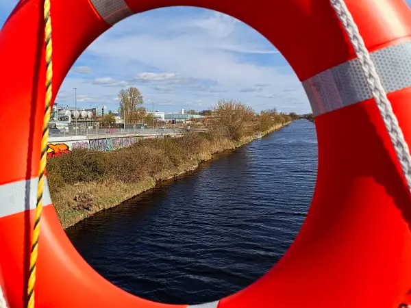 202604040-23 - Teltowkanal in Treptow, Berlin, Deutschland