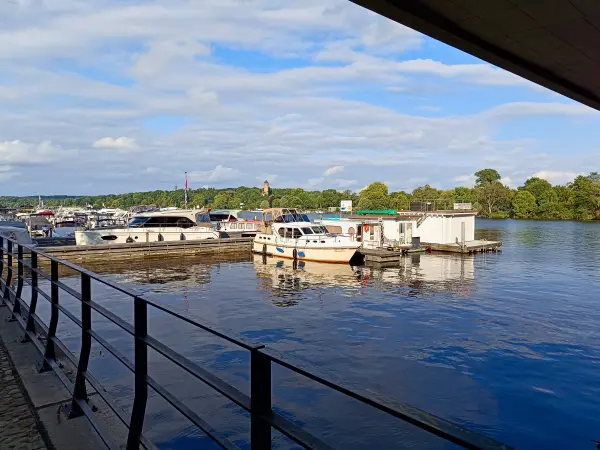 202507150-10 - Tiefer See an der Humboldtbrücke, Potsdam, Brandenburg, Deutschland