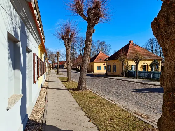 202603020-02 - Torhäuser in Paretz, Havelland, Brandenburg, Deutschland