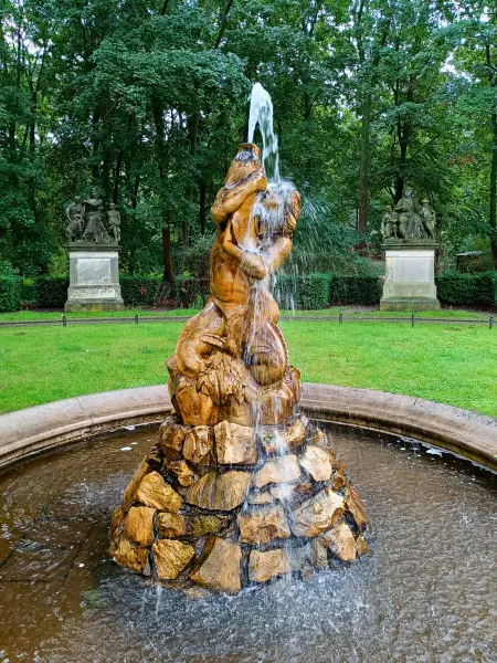 202507230-05 - Tritonbrunnen im Tiergarten, Berlin, Deutschland