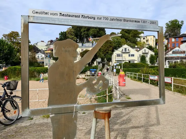 202309250-47 - Uferpromenade in Blankenese, Hamburg, Deutschland