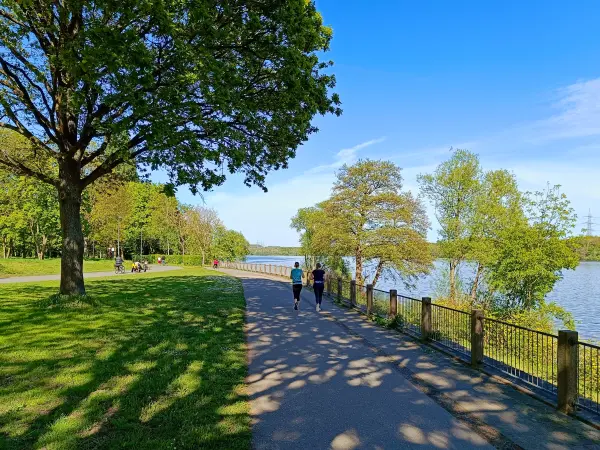 202604260-37 - Uferweg am Kemnader See bei Stiepel, Ruhrgebiet, Nordrhein-Westfalen, Deutschland