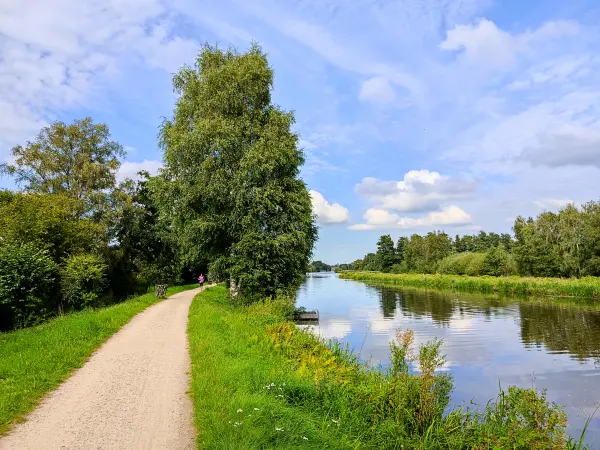 202308160-24 - Uferweg an der Hunte in Oldenburg, Oldenburger Land, Niedersachsen, Deutschland