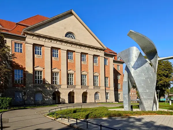 202310080-08 - Verwaltungsgebäude in Siemensstadt, Berlin, Deutschland