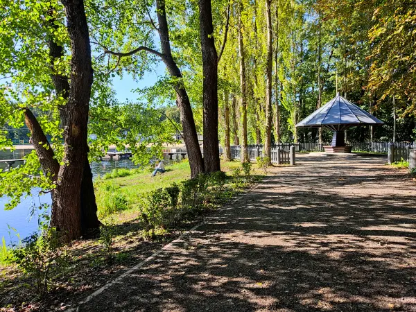 202310080-27 - Volkspark Jungfernheide in Siemensstadt, Berlin, Deutschland