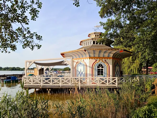 202506030-34 - Wäschespülhäuschen am Zierker See in Neustrelitz, Mecklenburgische Seenplatte, Mecklenburg-Vorpommern, Deutschland